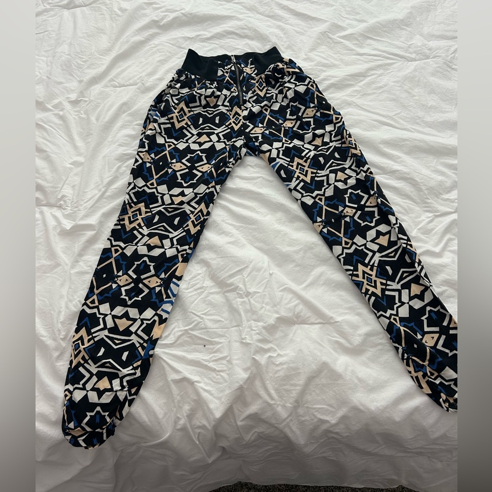Retro|80’s| Material Girl Black and Blue Geometric Cropped Pants.